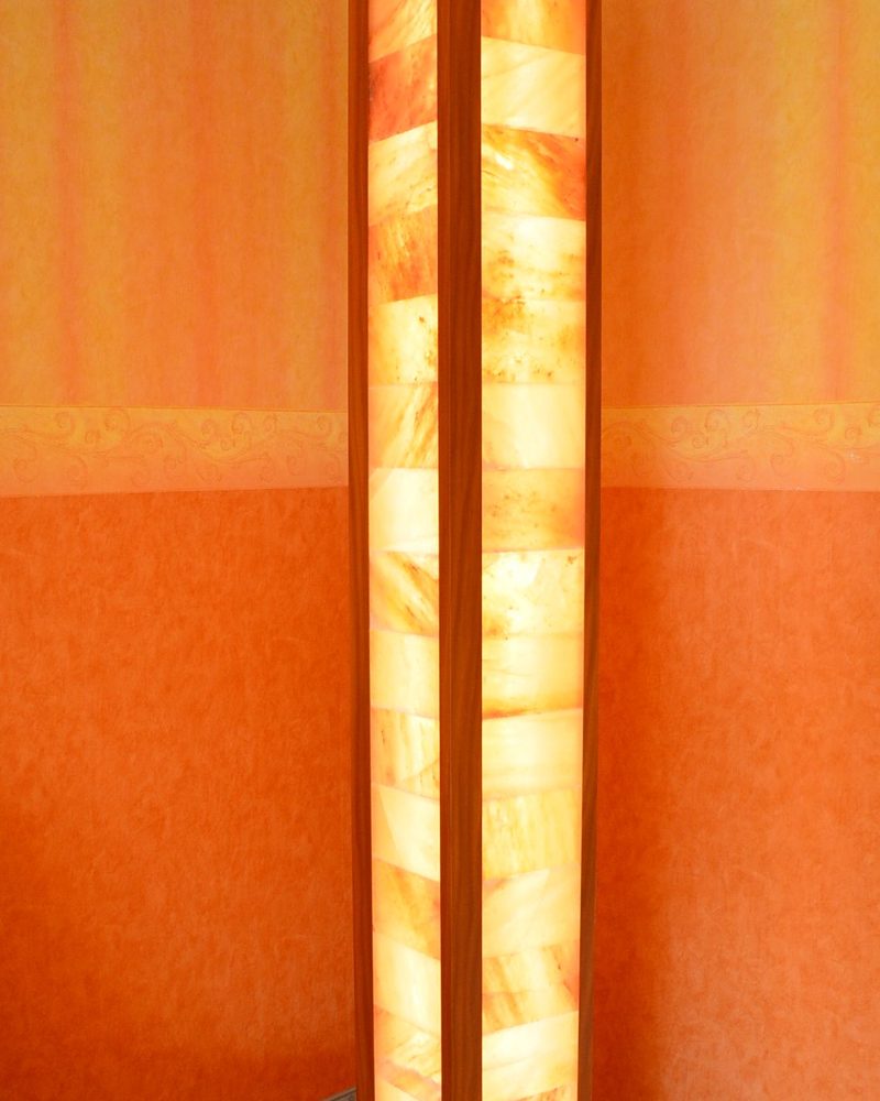 Salzkristall-Lampe aus Himalaya-Salzsteinen
